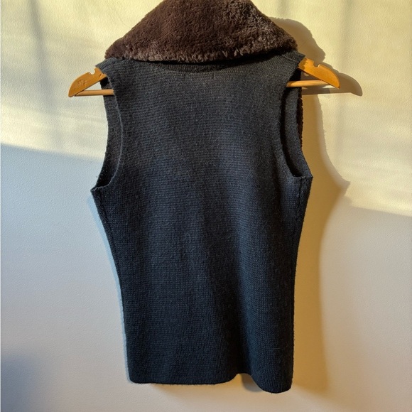 Gap wool/alpaca blend zip up vest - Picture 8 of 9